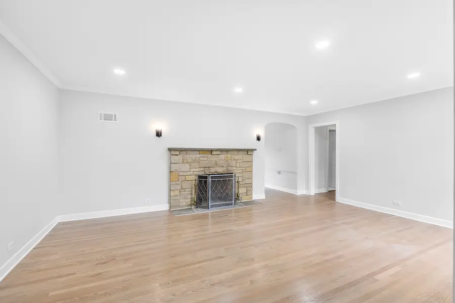 155 Cornell Avenue, Des Plaines, IL 60016 - #3