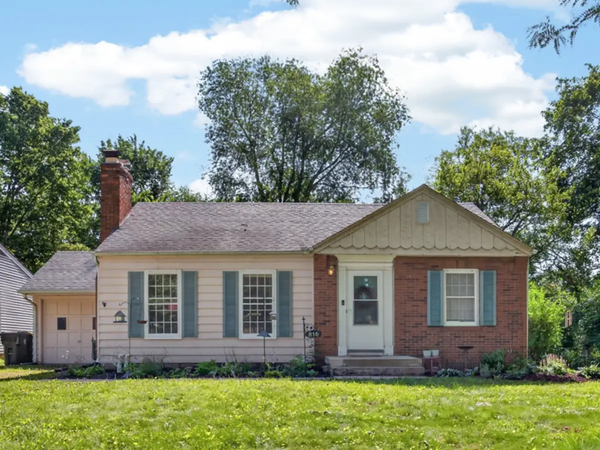 816 Manchester Road, Normal, IL 61761 - #1
