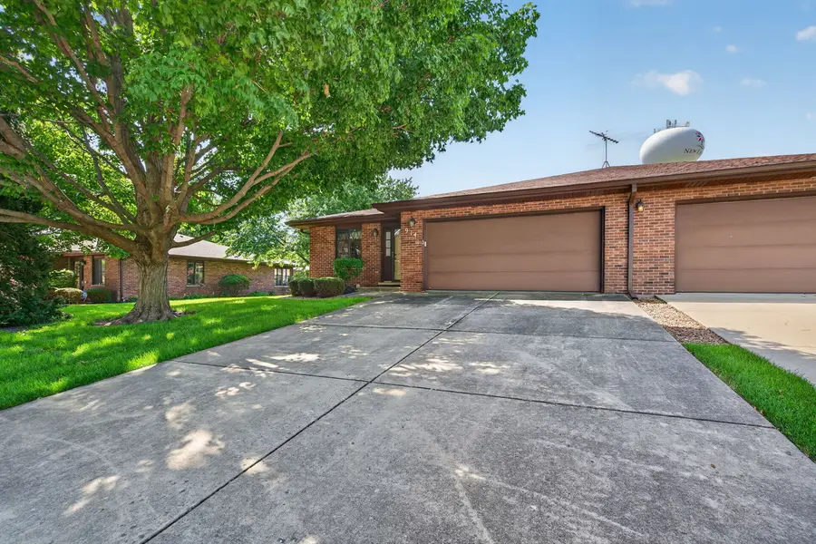 914 Shagbark Road, New Lenox, IL 60451 - #3
