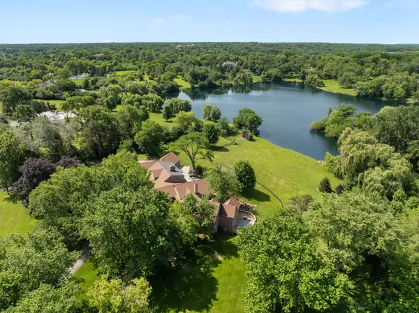 419 Caesar Drive, Barrington Hills, IL 60010