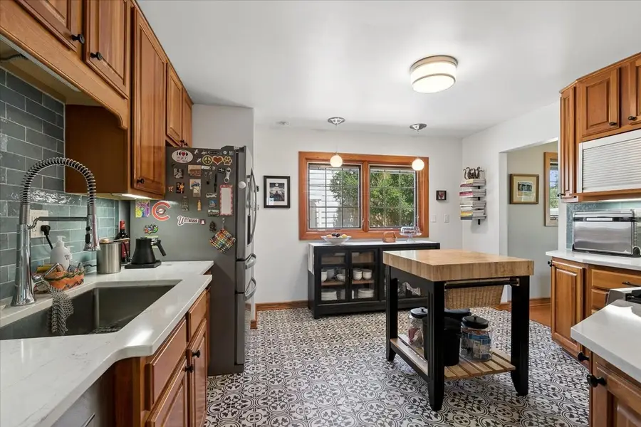 411 Drake Street, Libertyville, IL 60048 - #2
