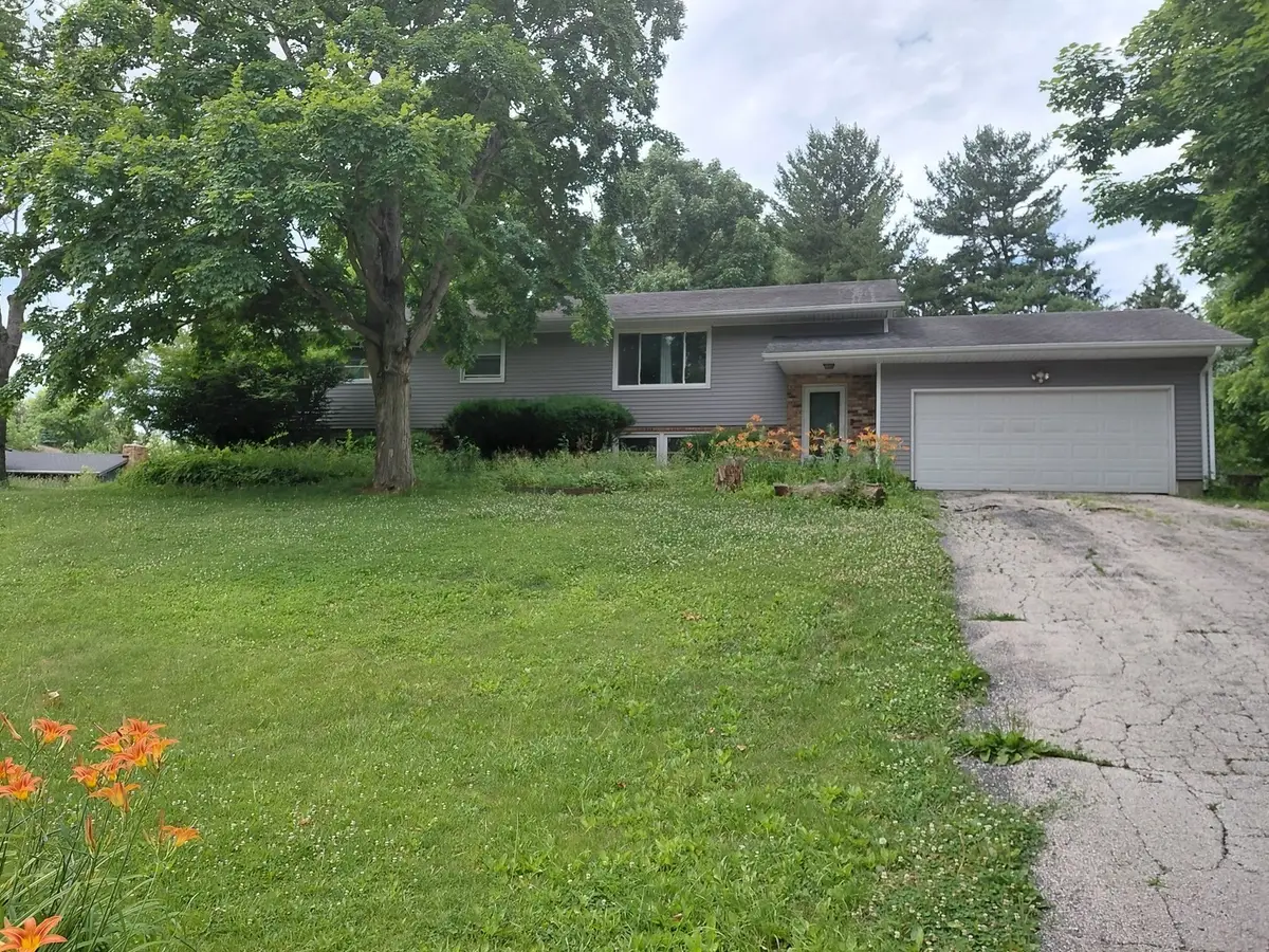 19897 Lakewood Drive, Bloomington, IL 61705 - #1