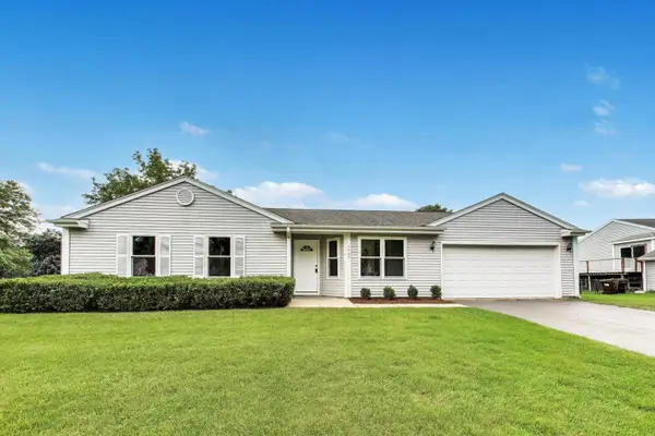 1005 Wembley Drive, Island Lake, IL 60042