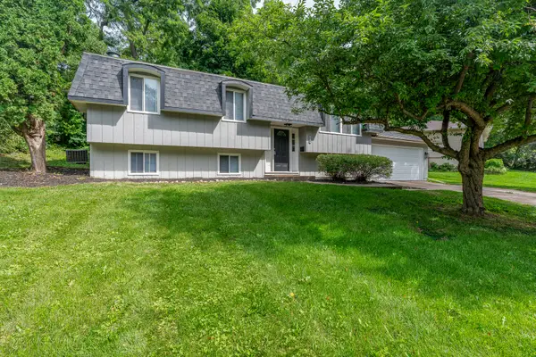 4430 Canterbury Lane, Davenport, IA 52806