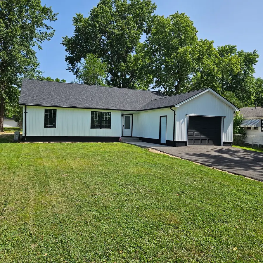 900 Oregon Street, Carterville, IL 62918 - #2