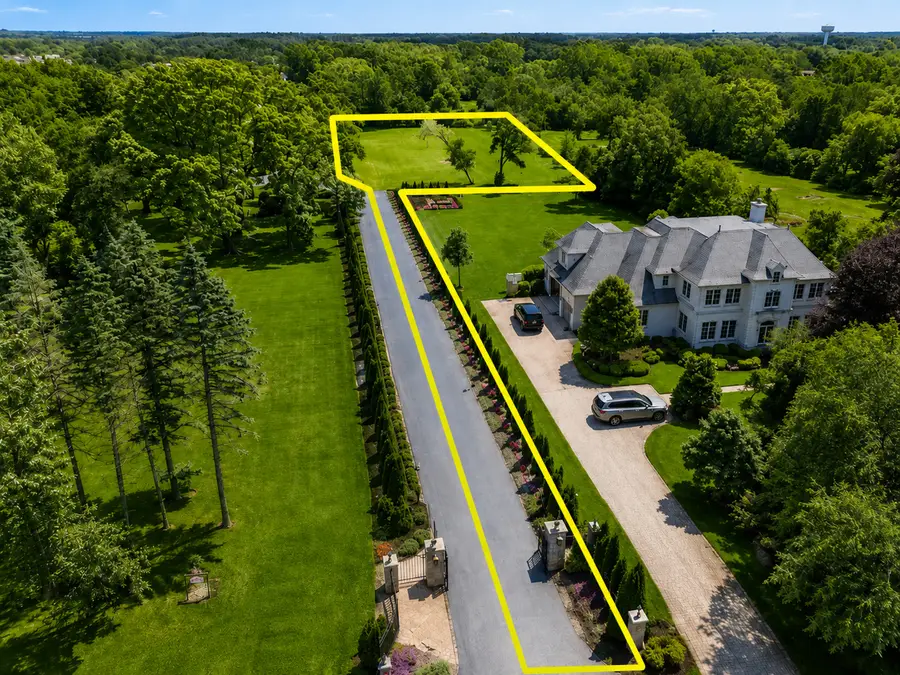 5s541 S Radcliff Road, Naperville, IL 60563 - #2