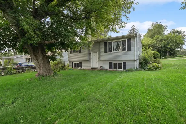 5505 Lucina Avenue, McHenry, IL 60050