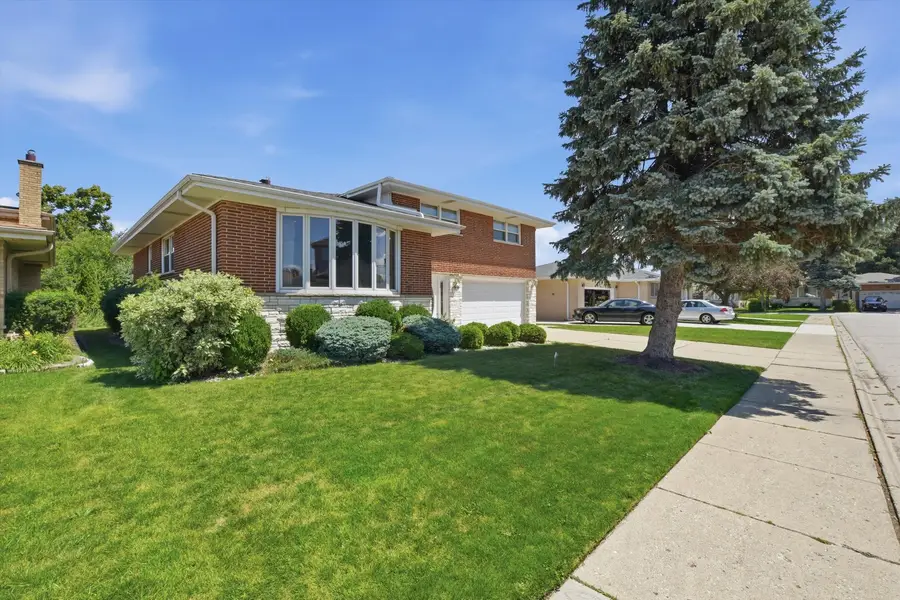 8238 W Balmoral Avenue, Chicago, IL 60656 - #2