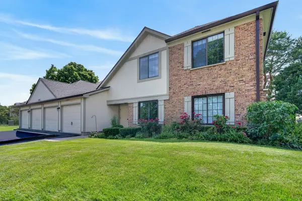 1936 N Hidden Creek Circle #4, Palatine, IL 60074