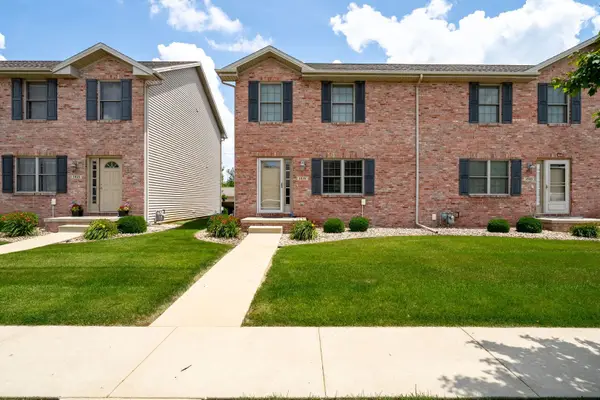 1818 Glenbridge Road, Bloomington, IL 61704