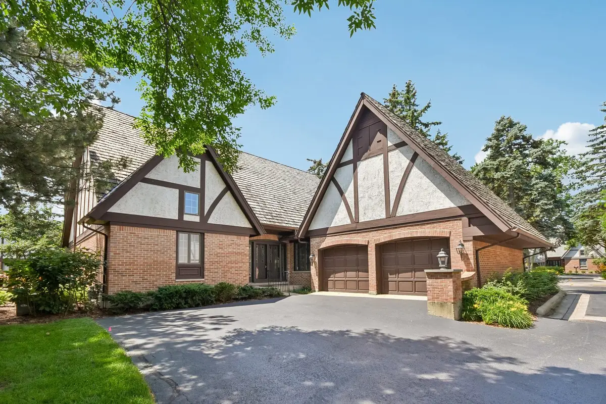 985 Coventry Lane, Highland Park, IL 60035 - #1