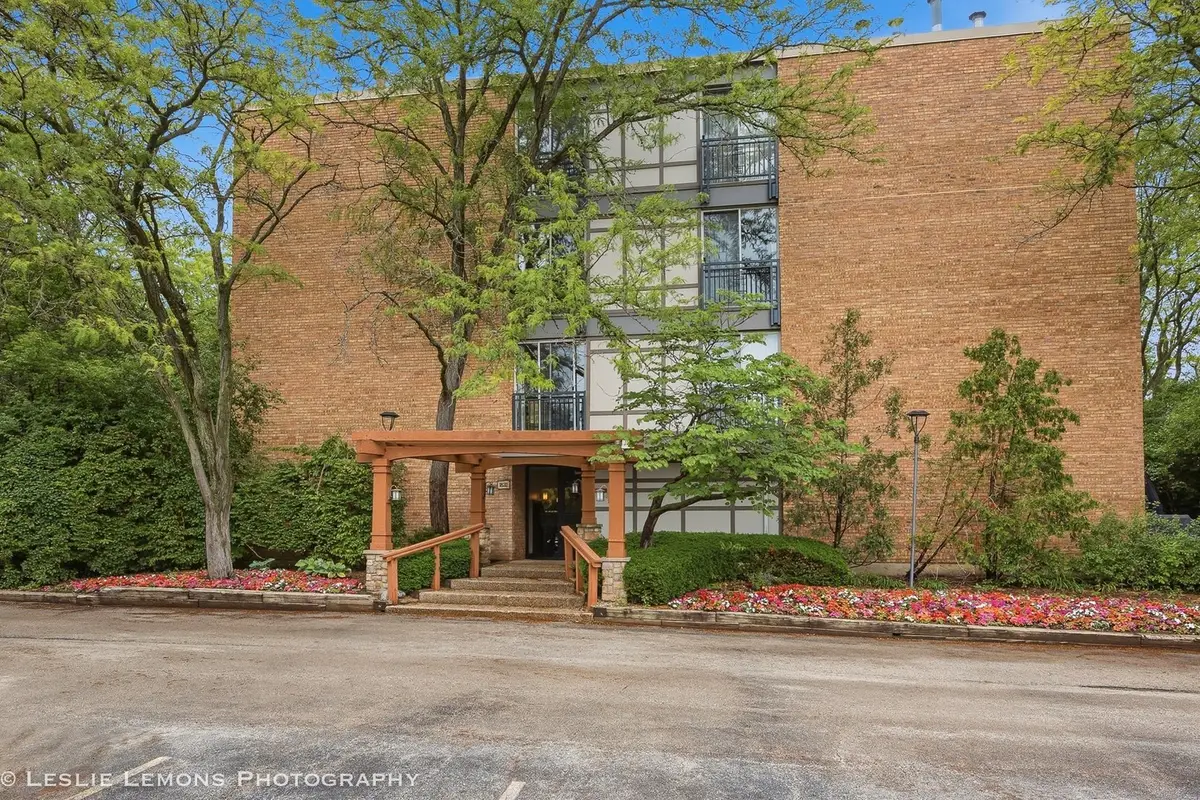 1833 Four Lakes Avenue #3M, Lisle, IL 60532 - #1