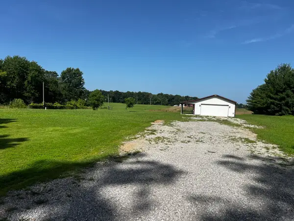 10261 N Puckett Lane, Mt Vernon, IL 62864