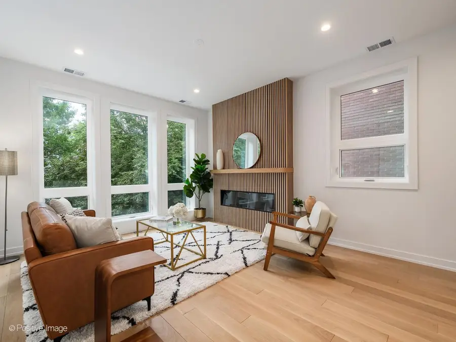 3721 N Kenmore Avenue #2, Chicago, IL 60613 - #2