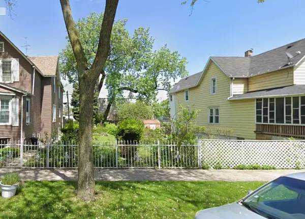 4635 W Erie Street, Chicago, IL 60644