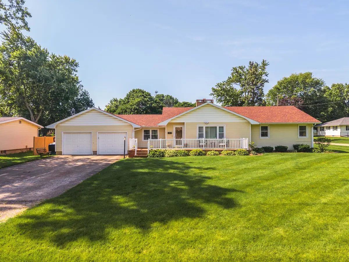127 W 1st Street, Minonk, IL 61760 - #1