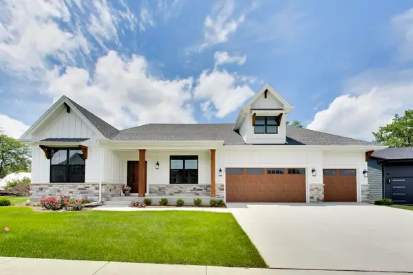 495 Cora Lane, St. Charles, IL 60174
