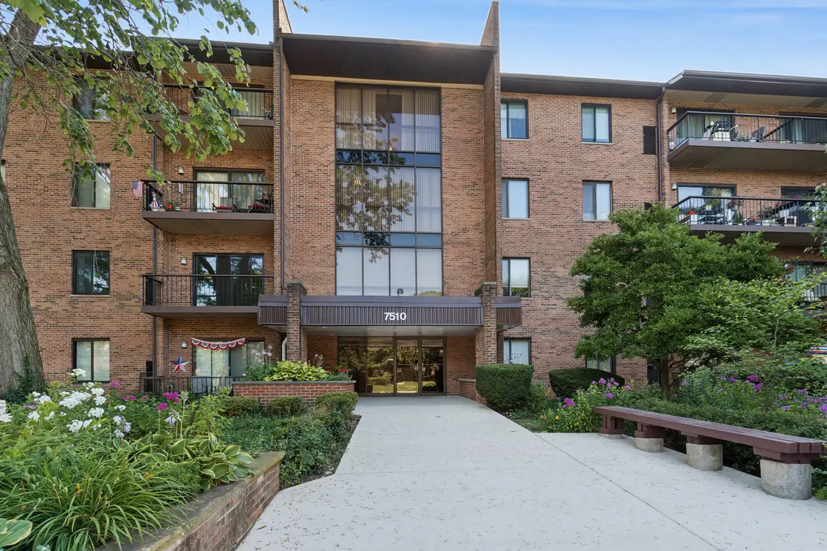 7510 Farmingdale Drive #210, Darien, IL 60561 - #1
