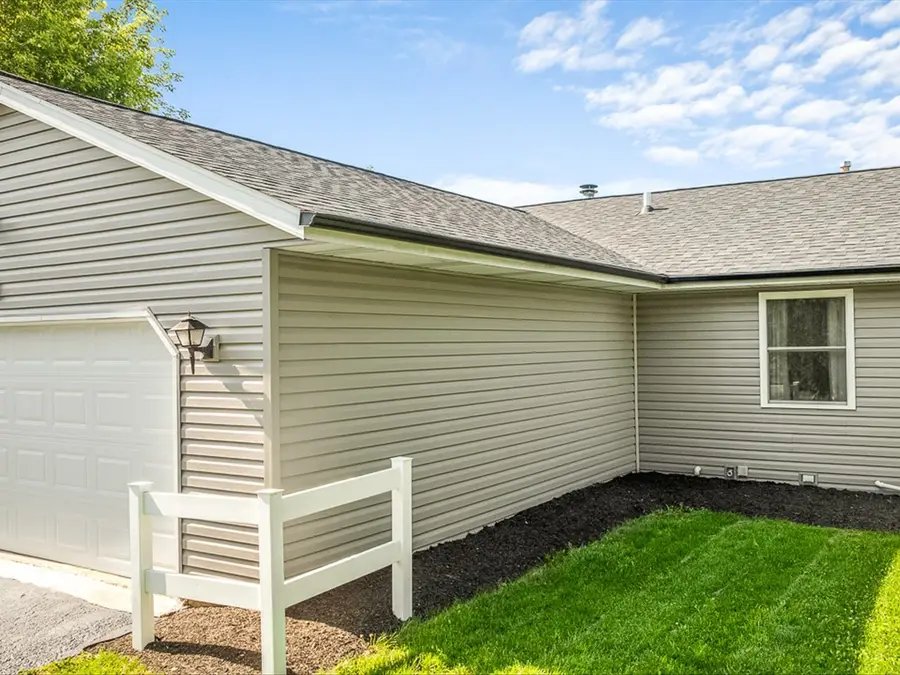 207 Tamarack Hollow Street, Poplar Grove, IL 61065 - #2