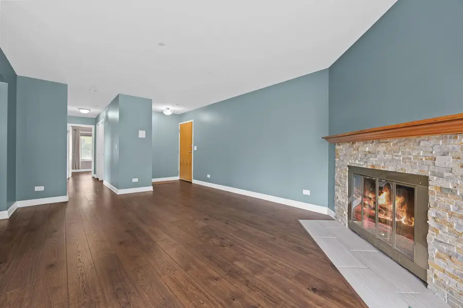 7050 Newport Drive #101, Woodridge, IL 60517 - #3
