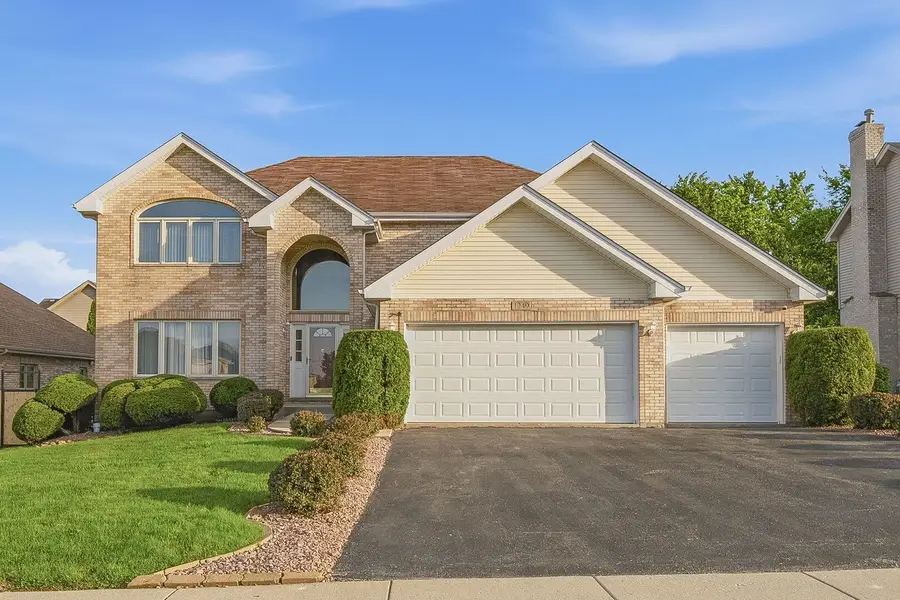 1249 W Parliament Street, Crete, IL 60417 - #2