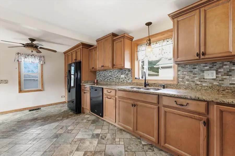 18232 Ridgewood Avenue, Lansing, IL 60438 - #3