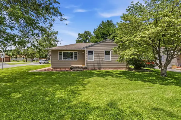 809 S Division Street, Mahomet, IL 61853