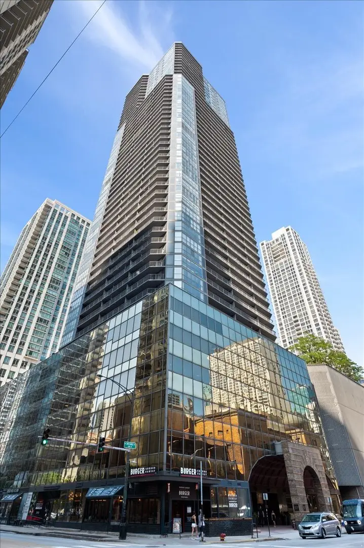10 E Ontario Street #1008, Chicago, IL 60611 - #2