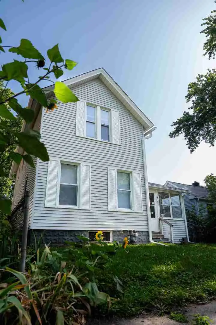 1432 W 6th Street, Davenport, IA 52802 - #1