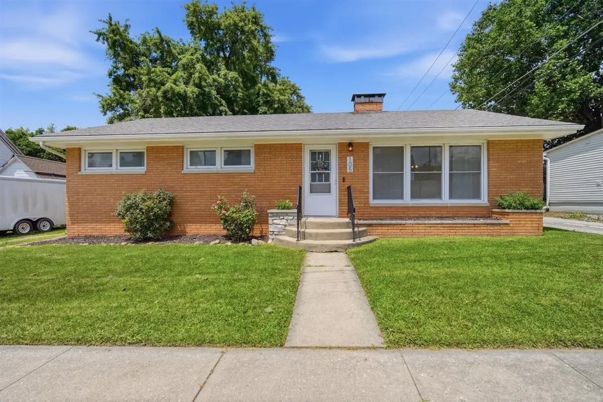 105 W Main Street, Heyworth, IL 61745 - #1