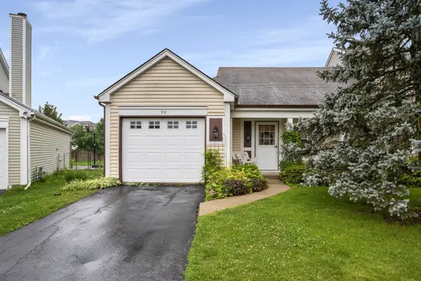 90 Sandhurst Road, Mundelein, IL 60060