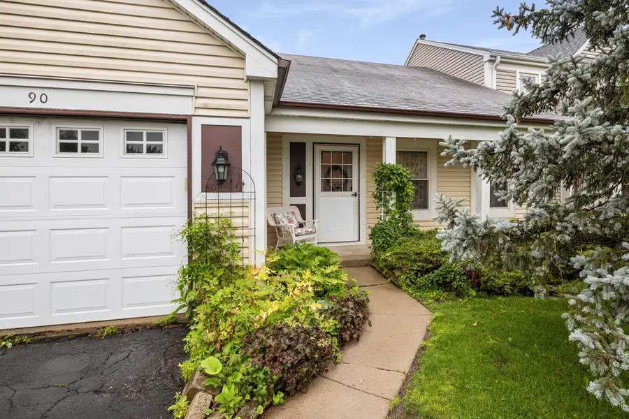 90 Sandhurst Road, Mundelein, IL 60060 - #2