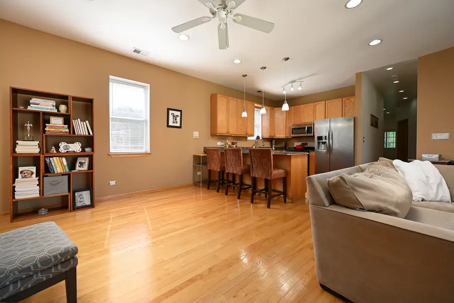 2539 W Foster Avenue #3, Chicago, IL 60625 - #3