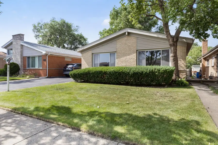 5302 Jarvis Avenue, Skokie, IL 60077 - #2