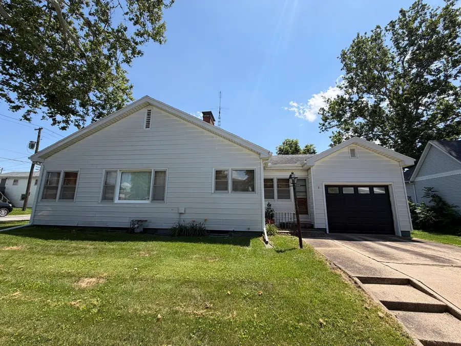 202 S William Street, Farmer City, IL 61842 - #2