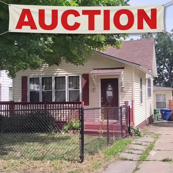 752 9th Avenue, Clinton, IA 52732