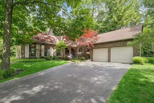 213 Ascot Court, Lake Bluff, IL 60044