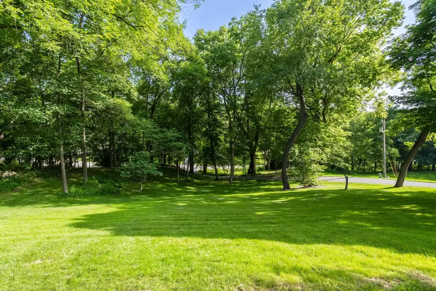 906 34 Avenue, Moline, IL 61265 - #2