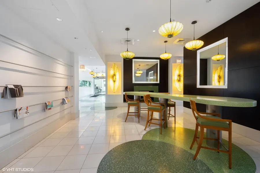 Address Withheld By Seller, Chicago, IL 60607 - #2