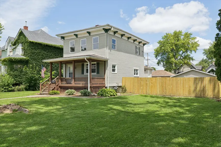 526 4th Avenue S, Clinton, IA 52732 - #3