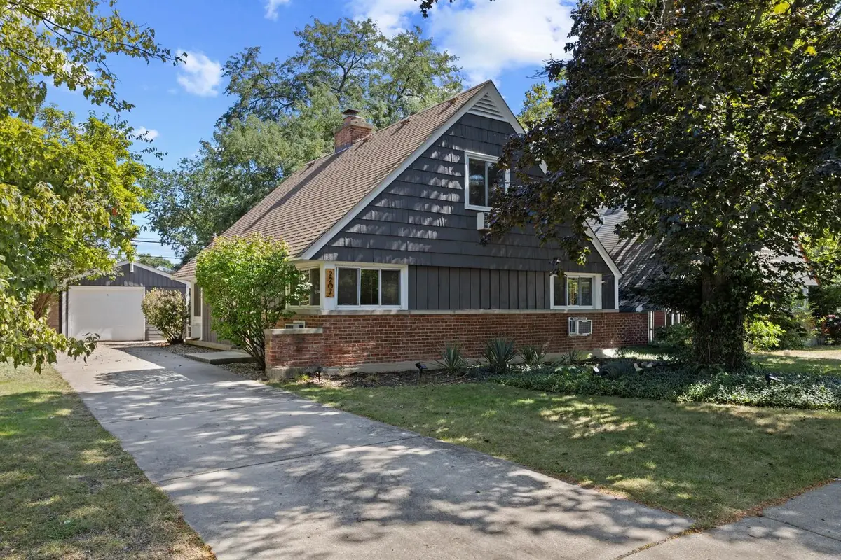 2207 Crawford Avenue, Evanston, IL 60201 - #1