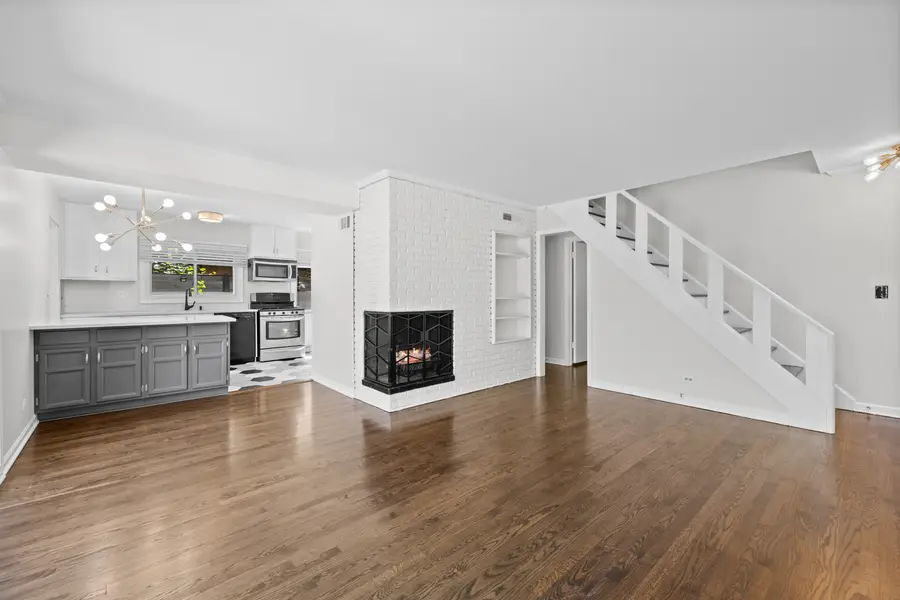 2207 Crawford Avenue, Evanston, IL 60201 - #2