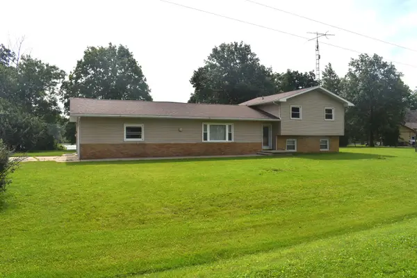 124 Hislop Drive, Cissna Park, IL 60924