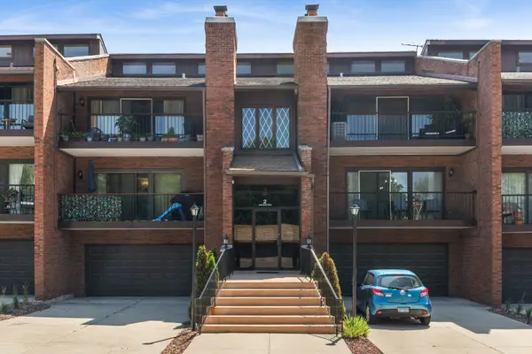 2 Cinnamon Creek Drive #1S, Palos Hills, IL 60465