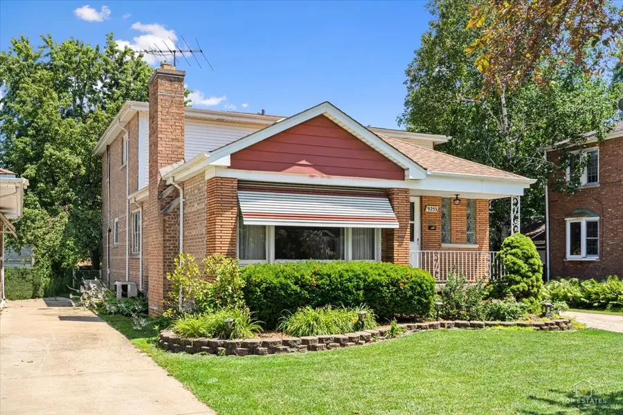 9253 S Sacramento Avenue, Evergreen Park, IL 60805 - #2
