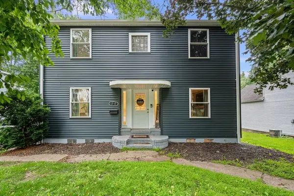 1717 N 3rd Street, Clinton, IA 52732