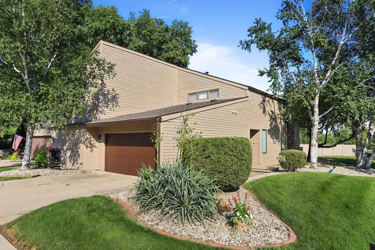 16 Briar Hill Circle, Champaign, IL 61822 - #1