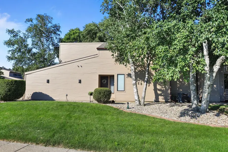 16 Briar Hill Circle, Champaign, IL 61822 - #2