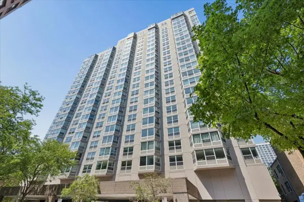720 W Gordon Terrace #18n, Chicago, IL 60613