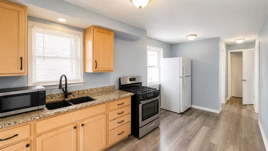 8635 S Burnham Avenue, Chicago, IL 60617 - #3